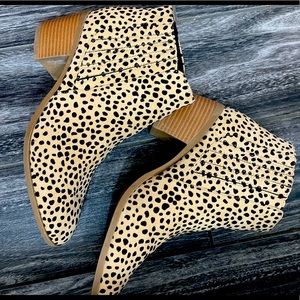 Leopard booties sz 9